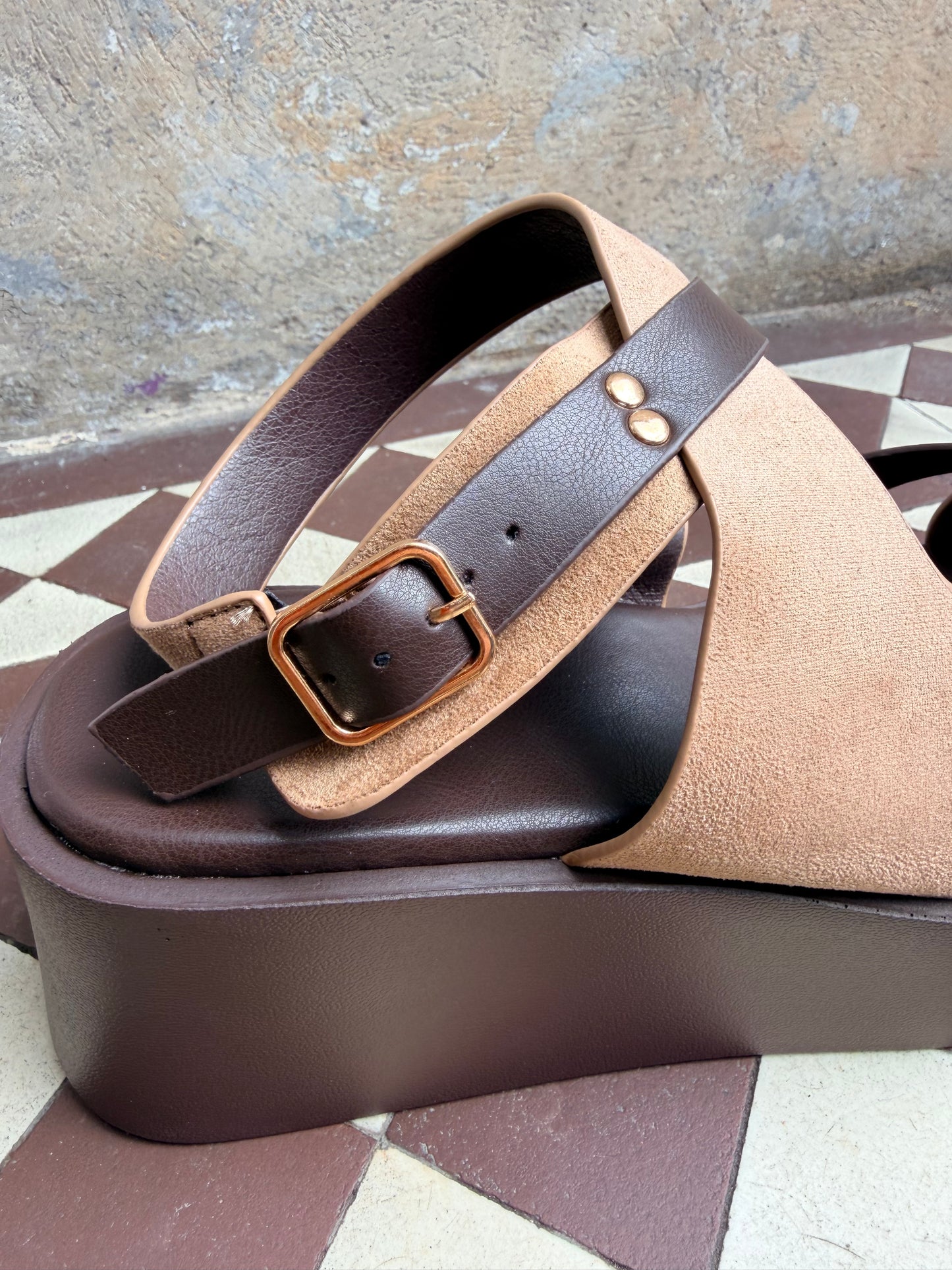 Platform sandals - brown