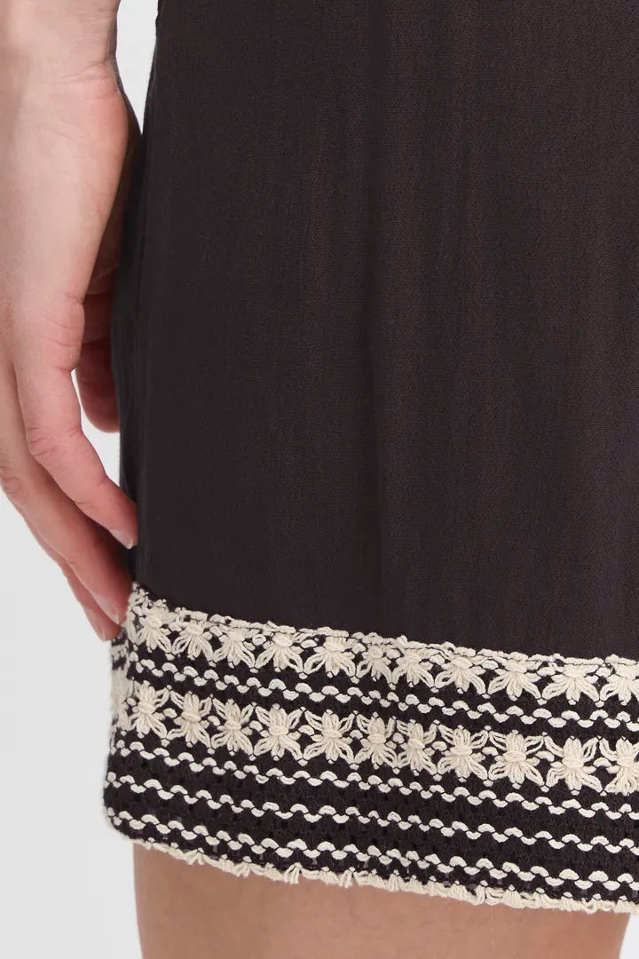 ICHI Ragni Shorts - Black