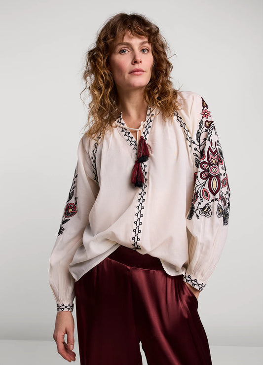 Summum Sushi Voile Embroidery Blouse