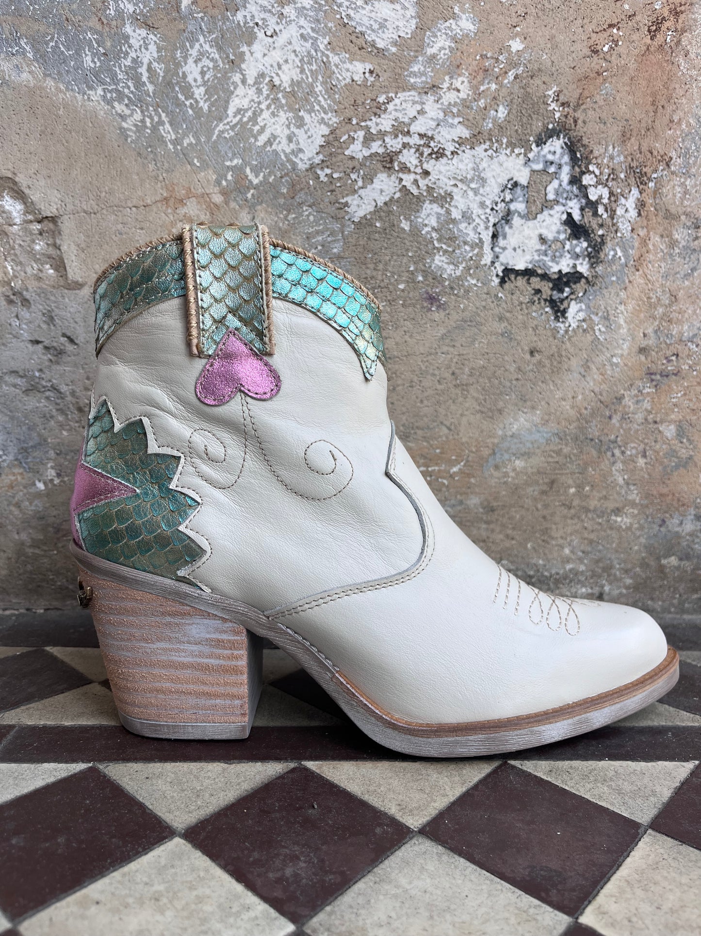 Nemonic Boots - star & hearts