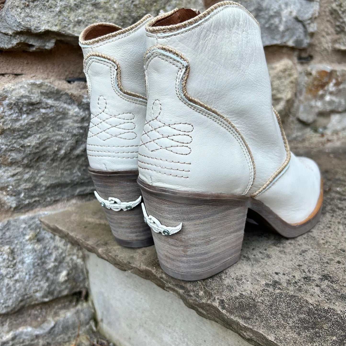 Nemonic boots - cream