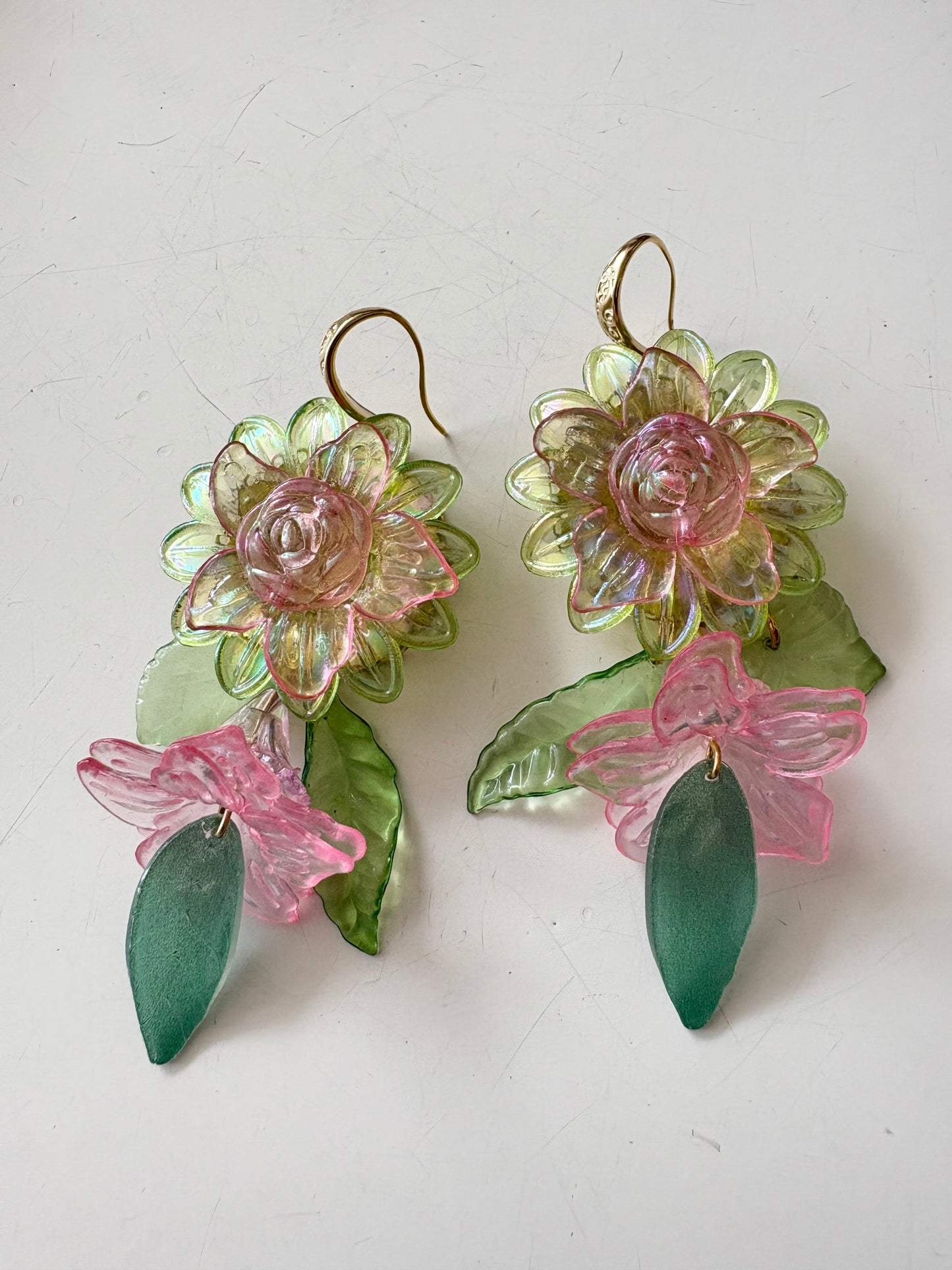DW Flower Earrings - Transparent Green/Pink