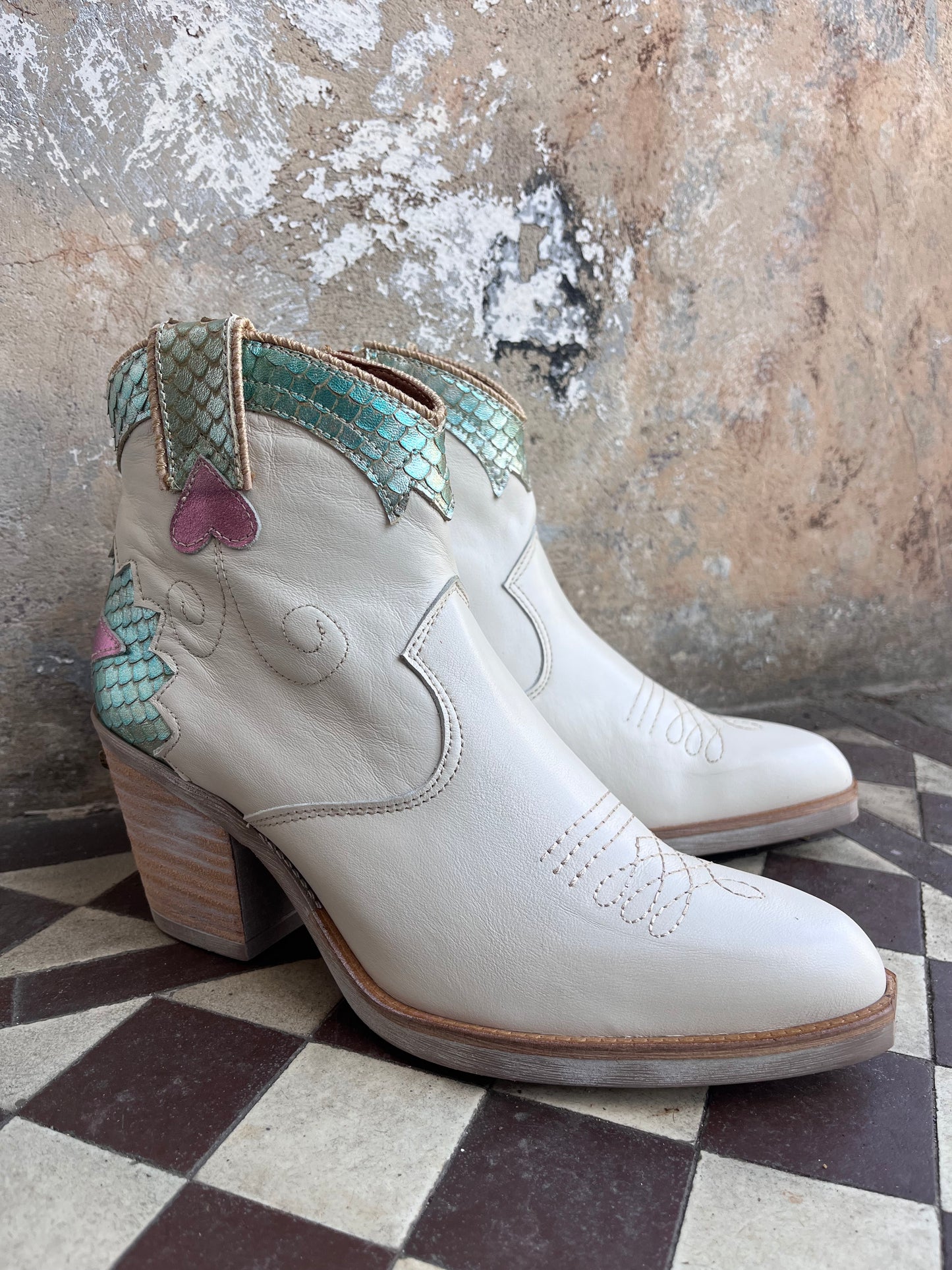 Nemonic Boots - star & hearts