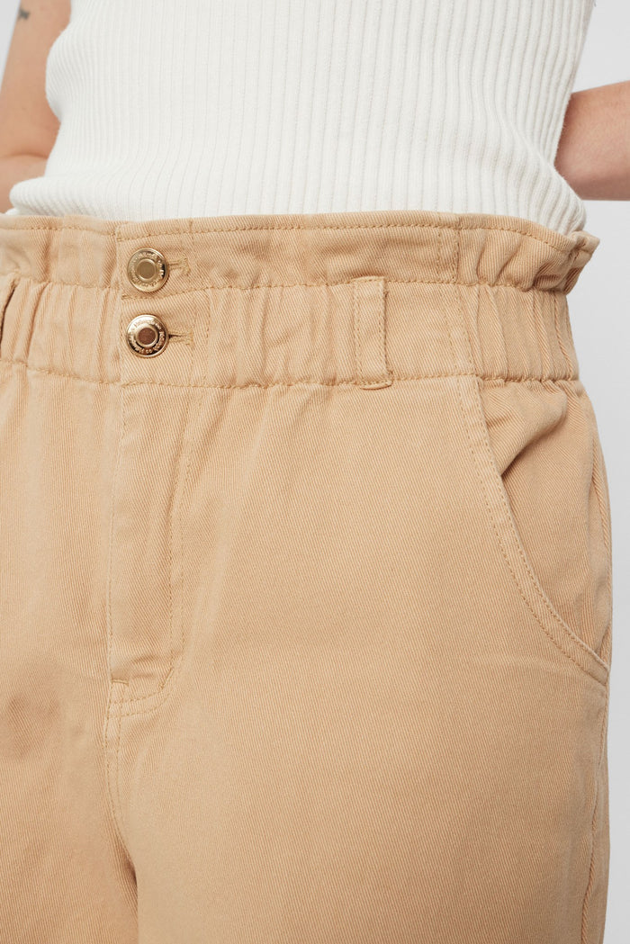 Numph Carlise Shorts - Sesame