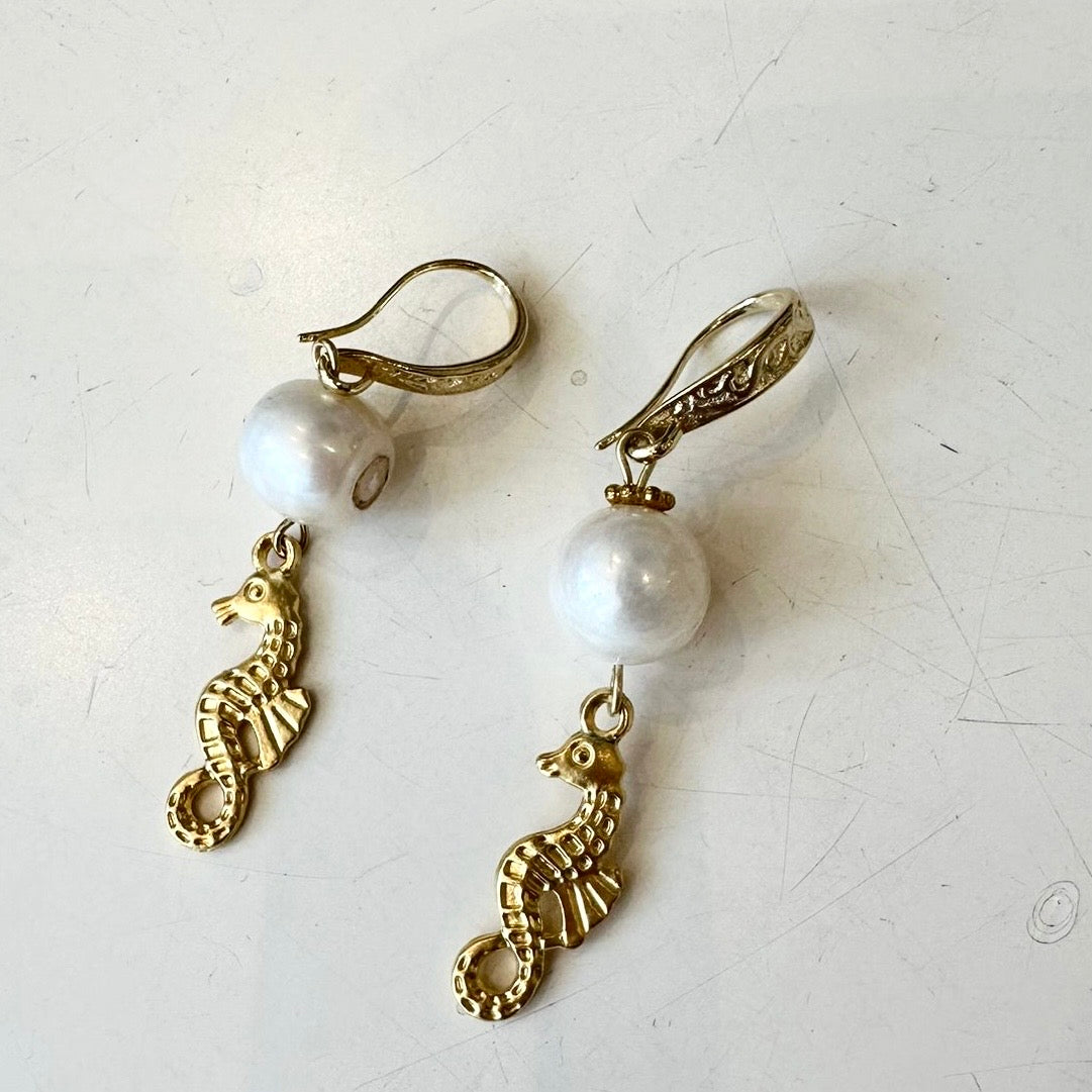 DW Seahorse Earrings - gold/pearl