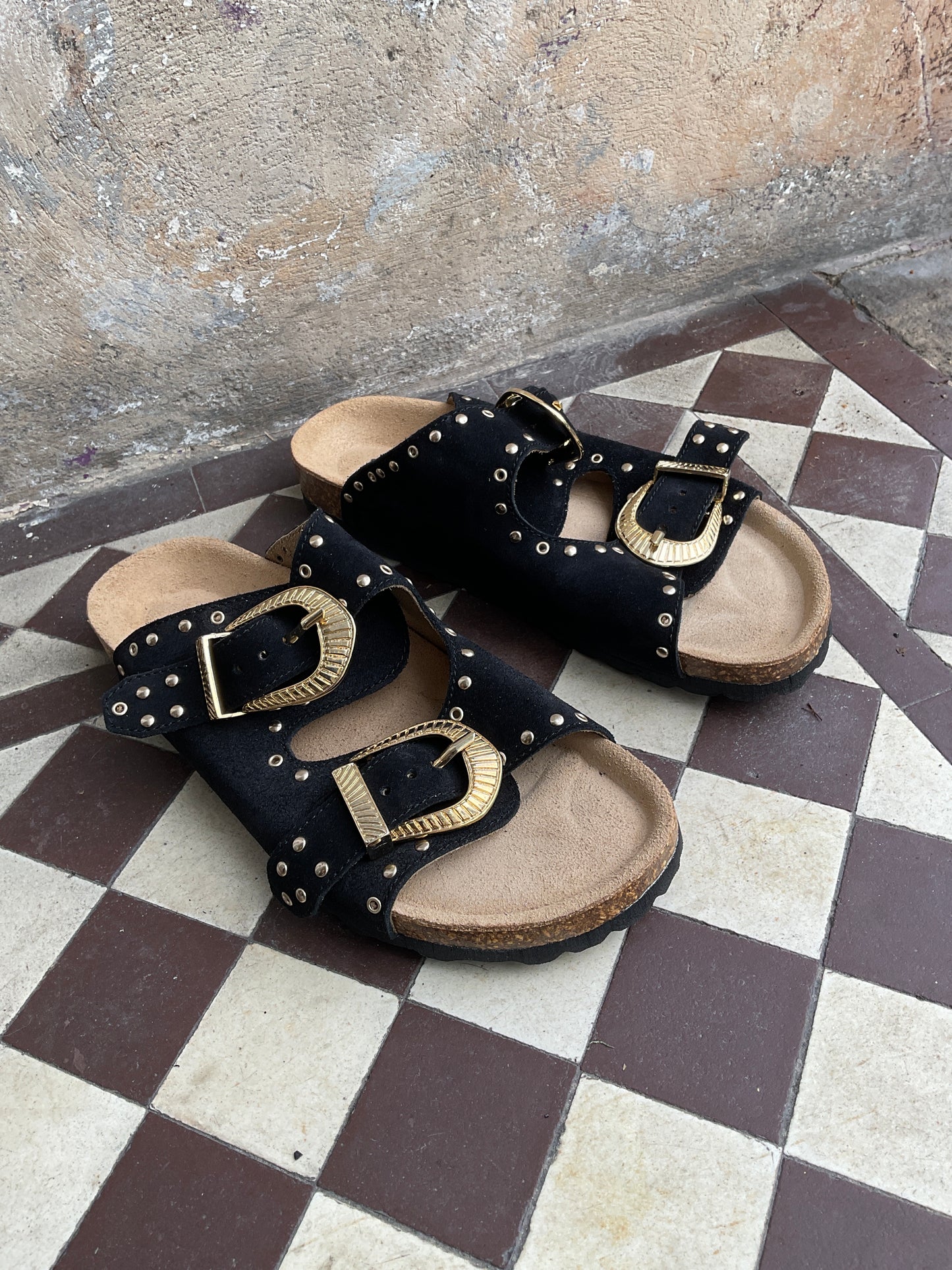 Sofie Schnoor Buckle Sliders - black/gold