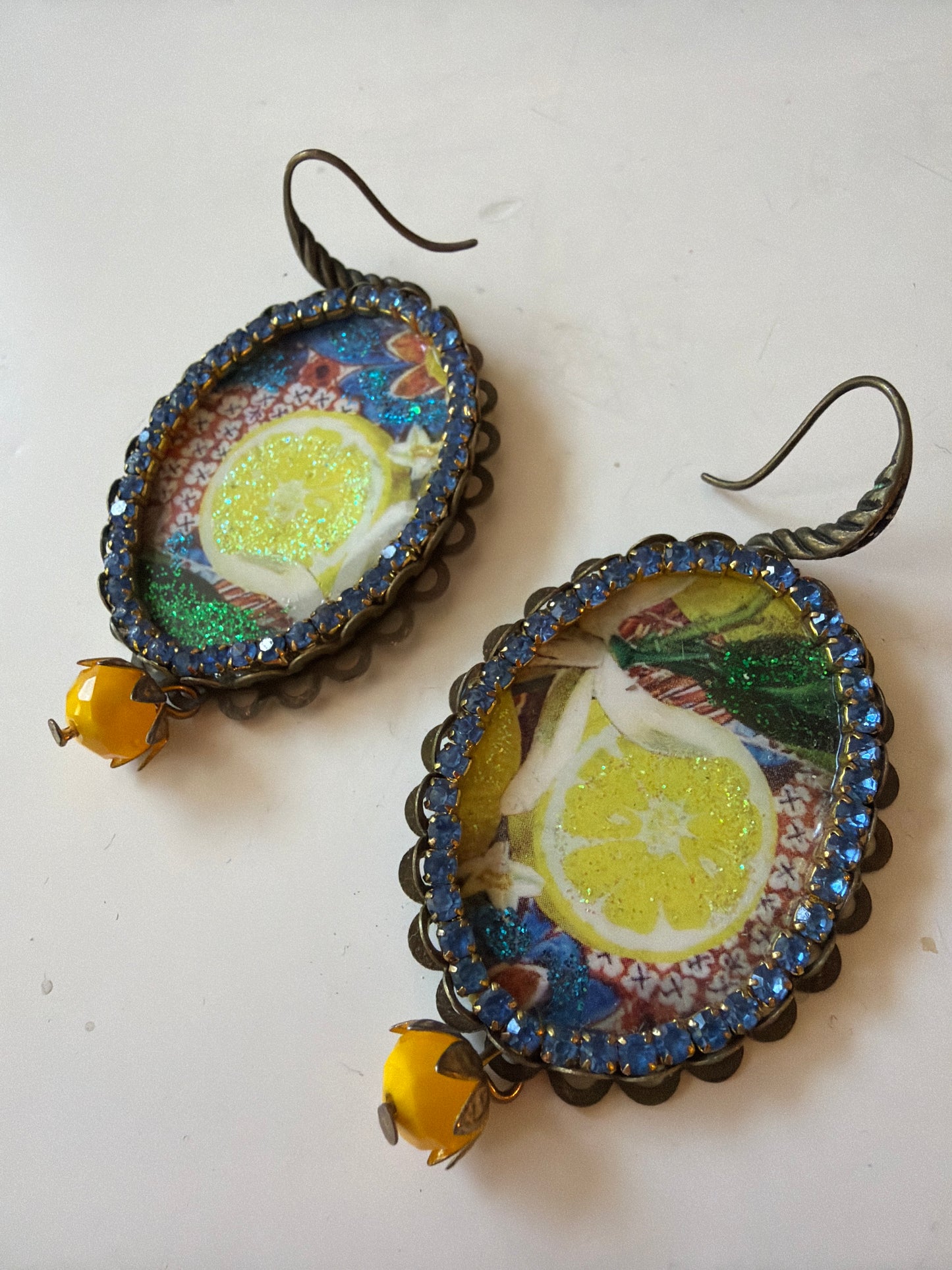 DW Cameo Earrings - blue/lemon