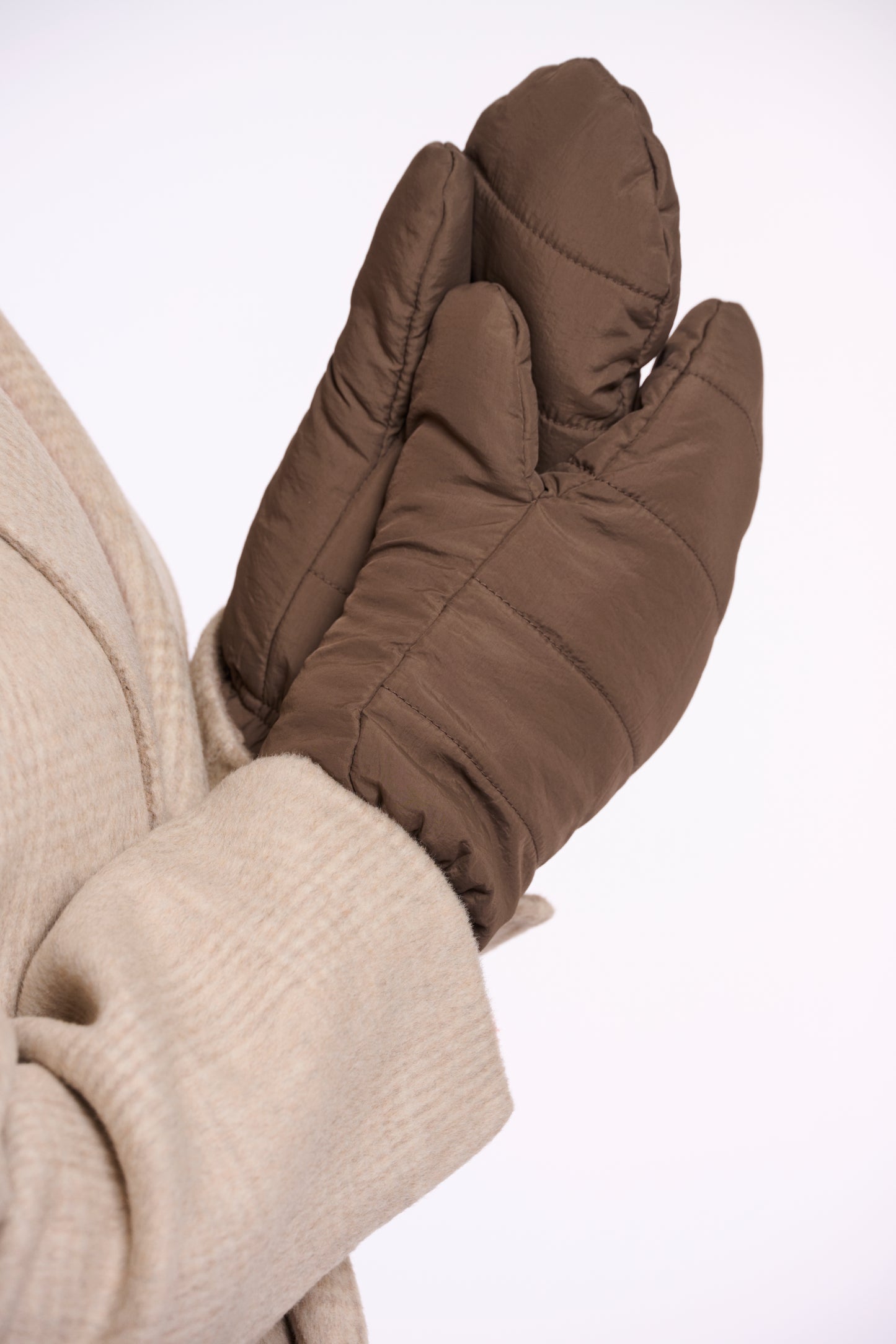 R&P Daha Mittens - Dark Chocolate