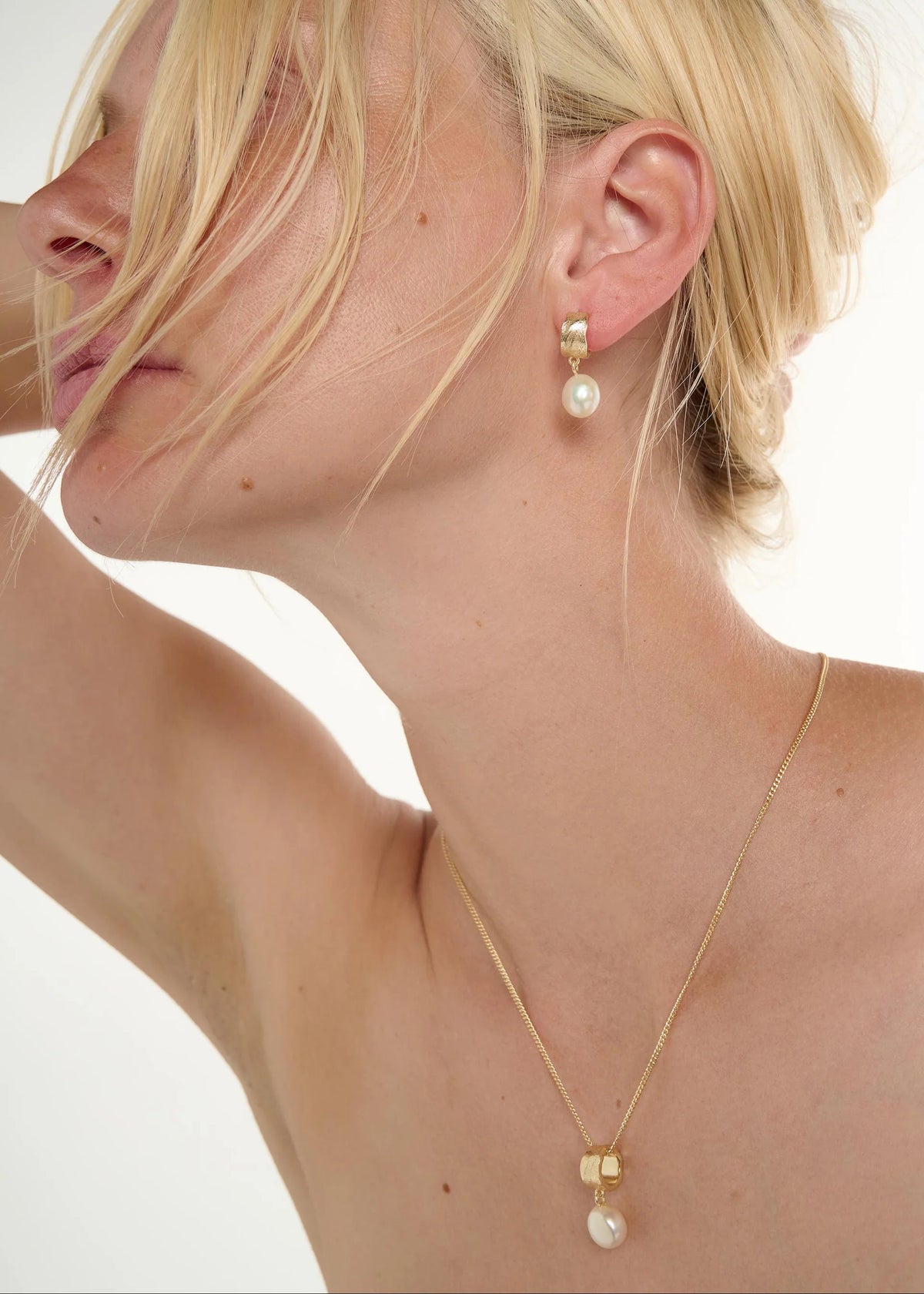 Tutti & Co Freshwater Pearl Earrings - Gold