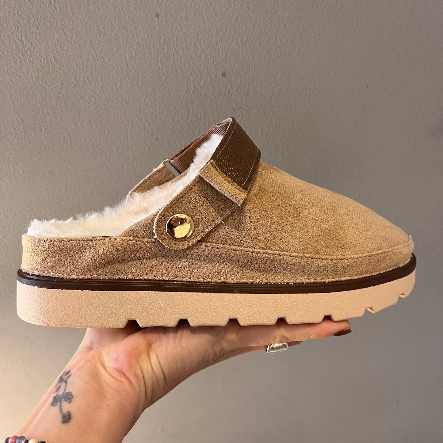 Sherling lined mules -beige