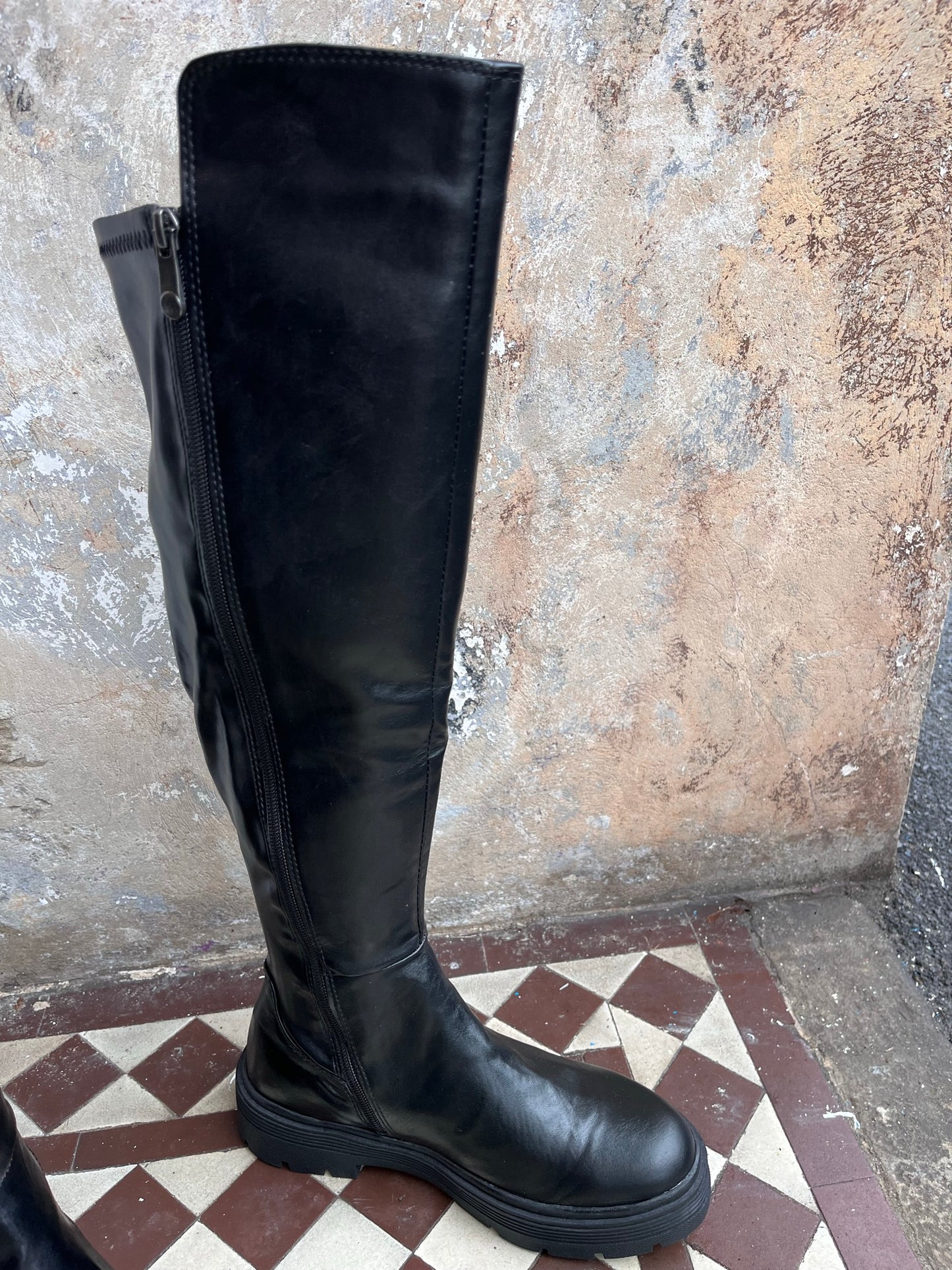 MT Over Knee Boots - black