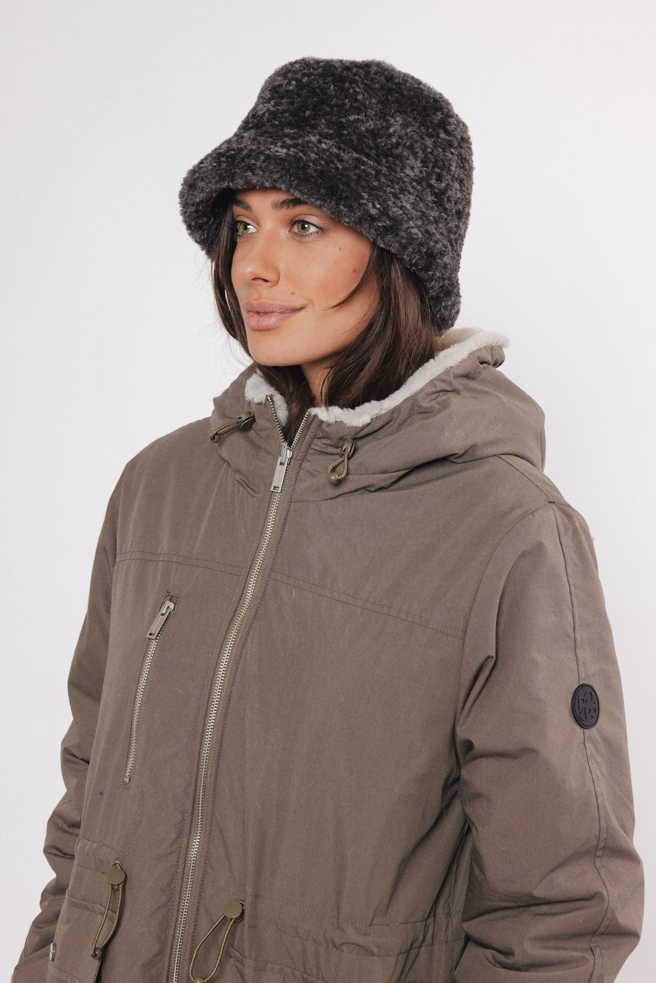 R&P Kiro Teddy Hat - Graphite