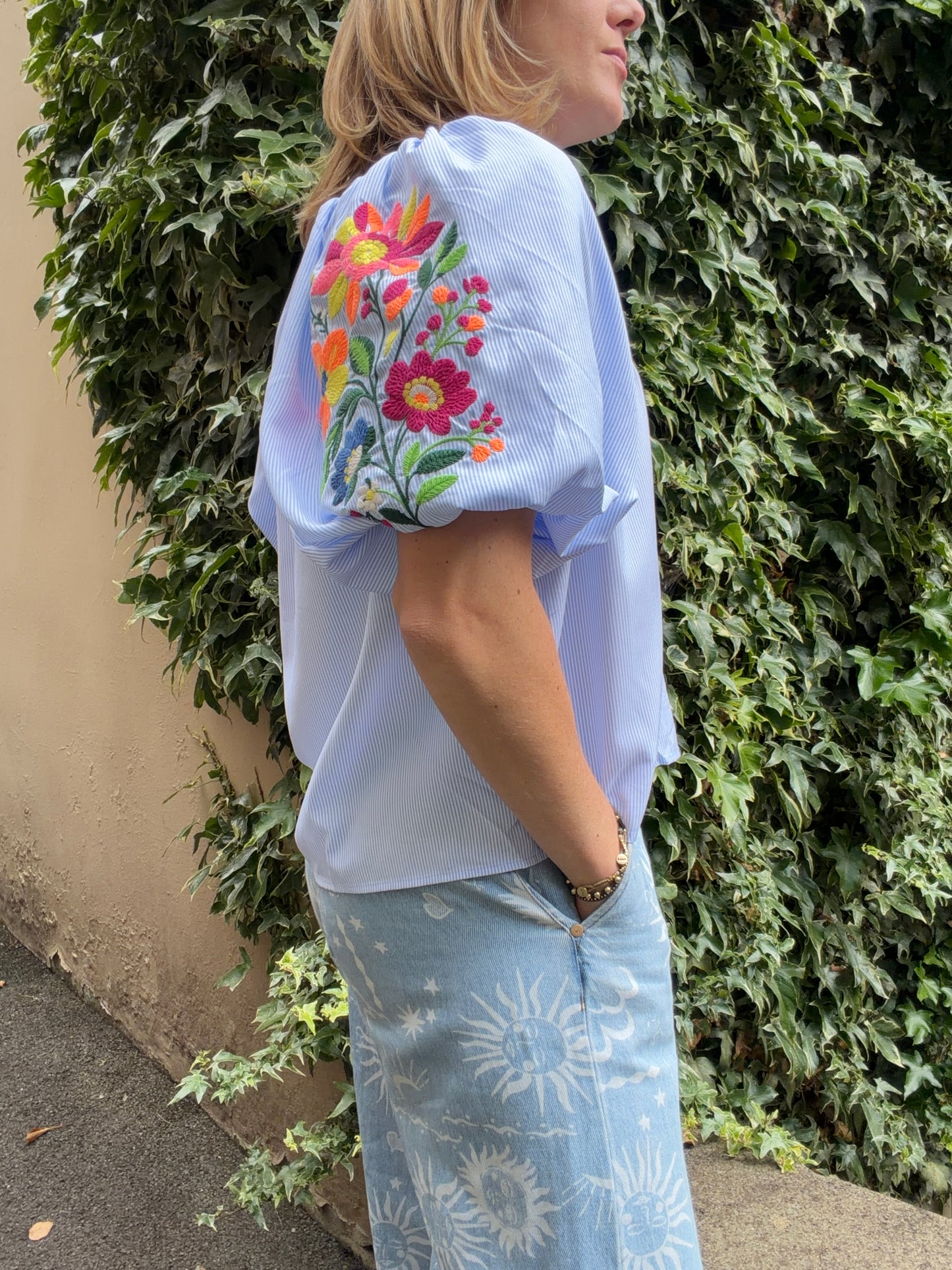 Embroidered sleeve blouse - blue