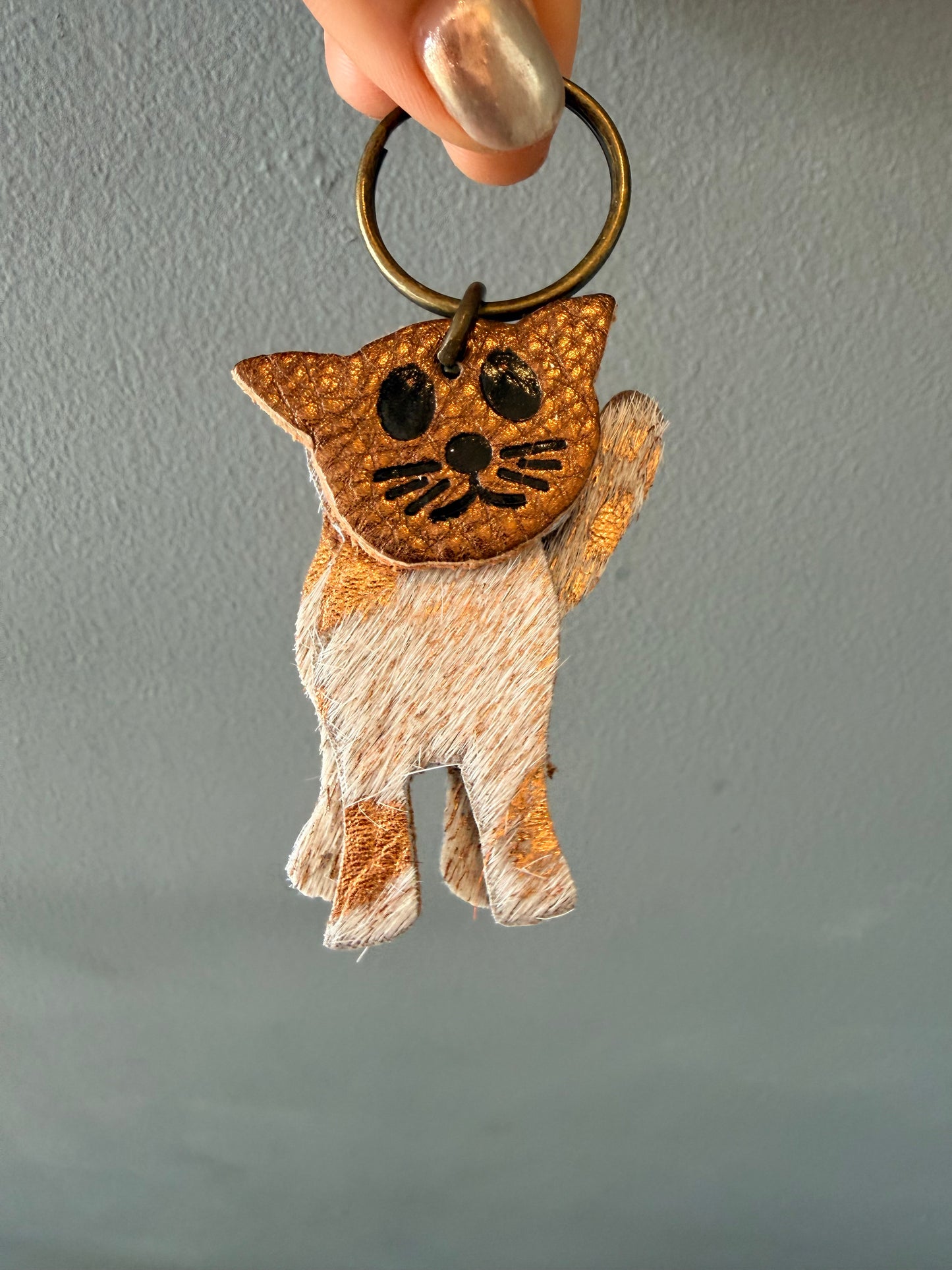 Leather cat keyring