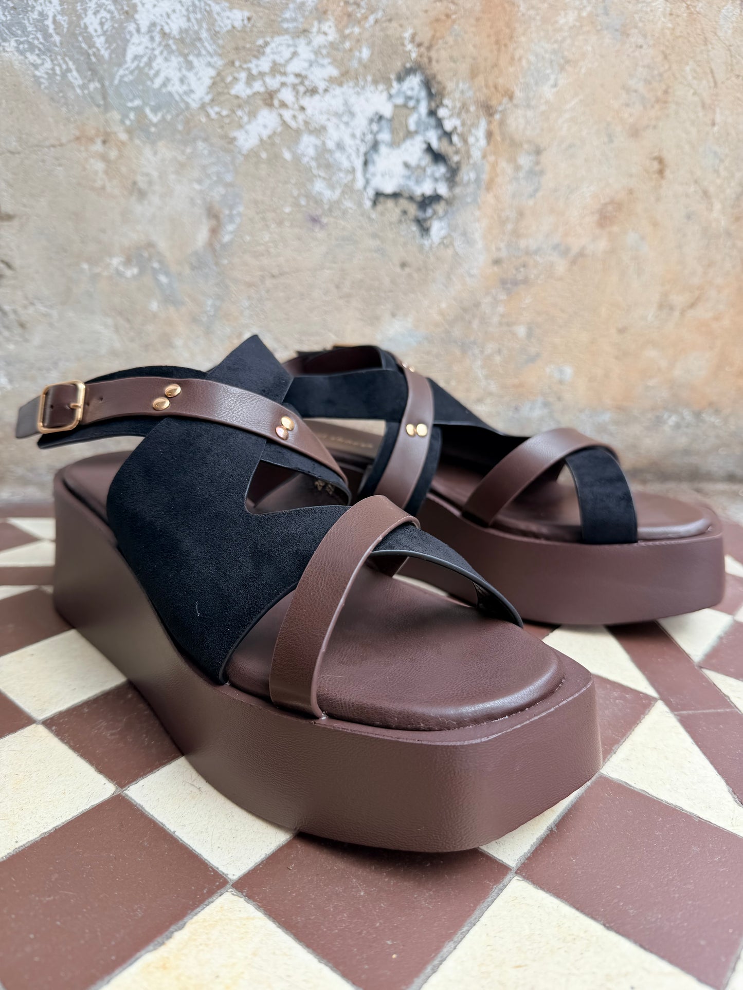 Platform sandals - black