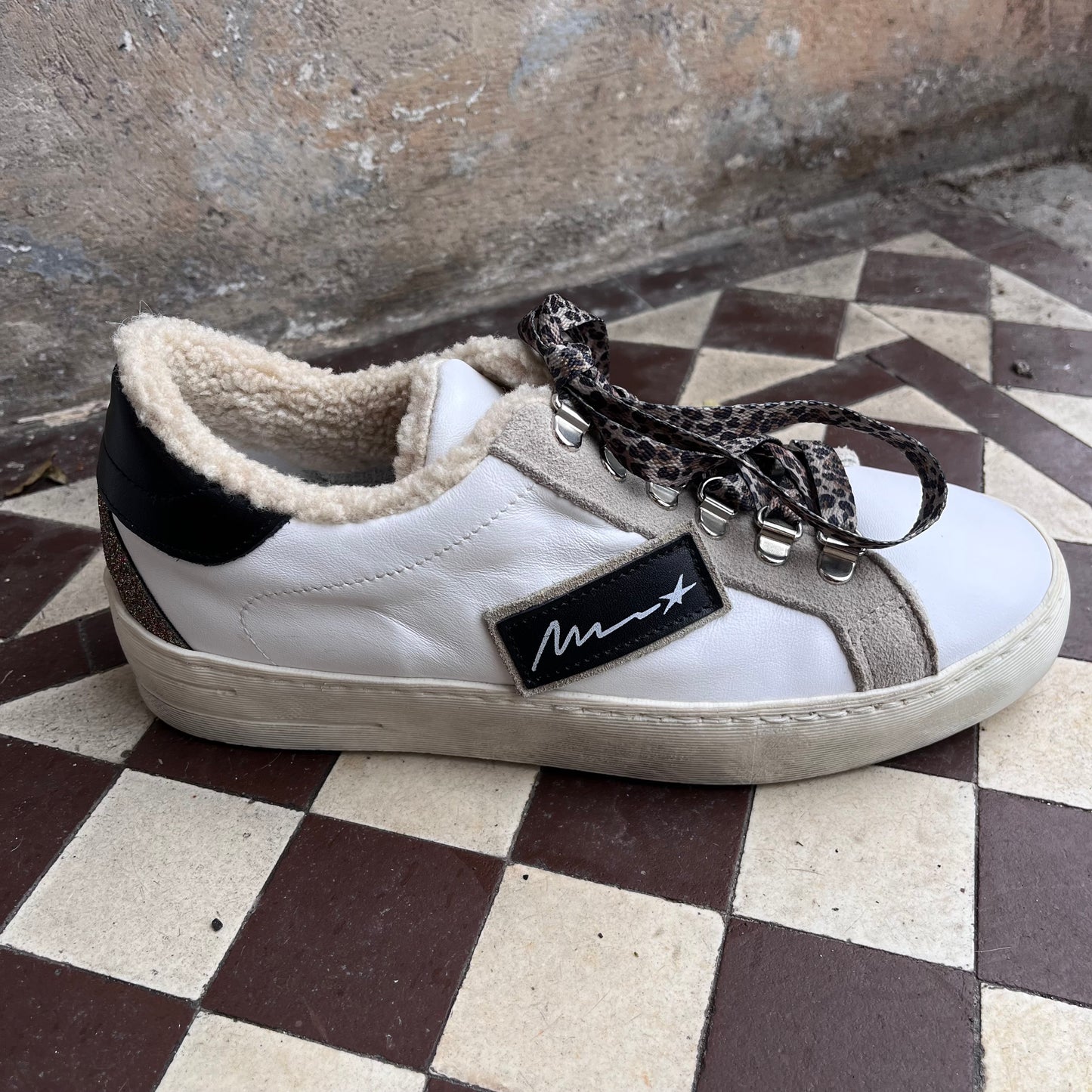 Meline sheepskin trainers - white