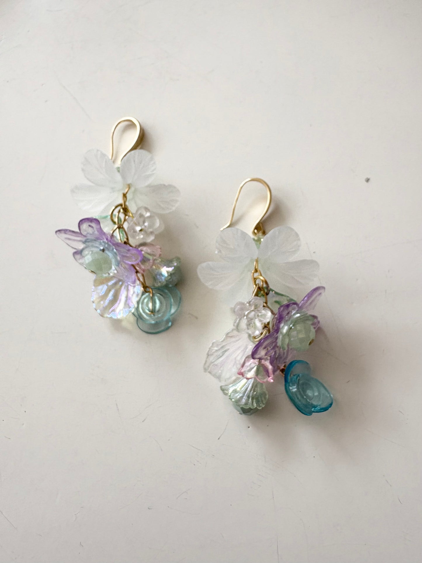 DW Droop Flower Earrings - White/Lilac/Mint