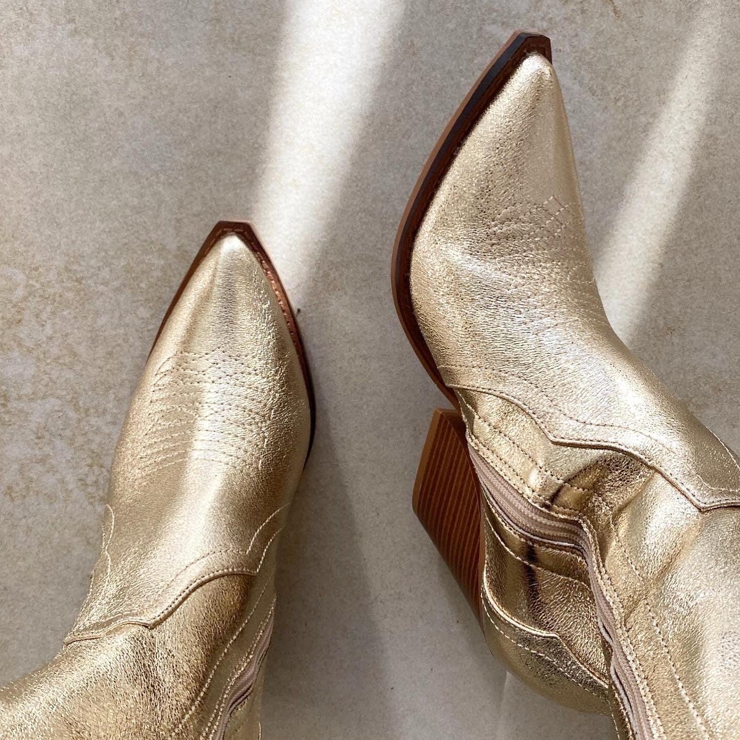 Western boots - gold