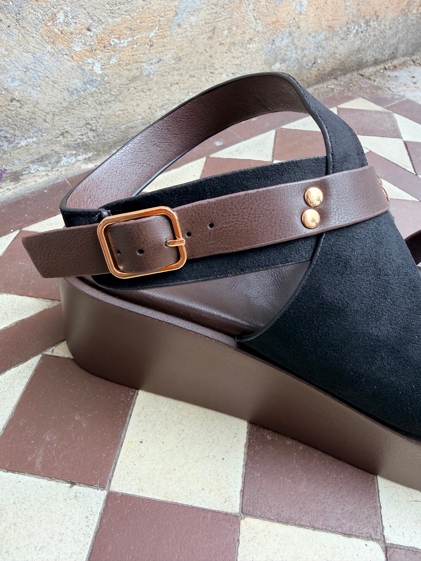 Platform sandals - black