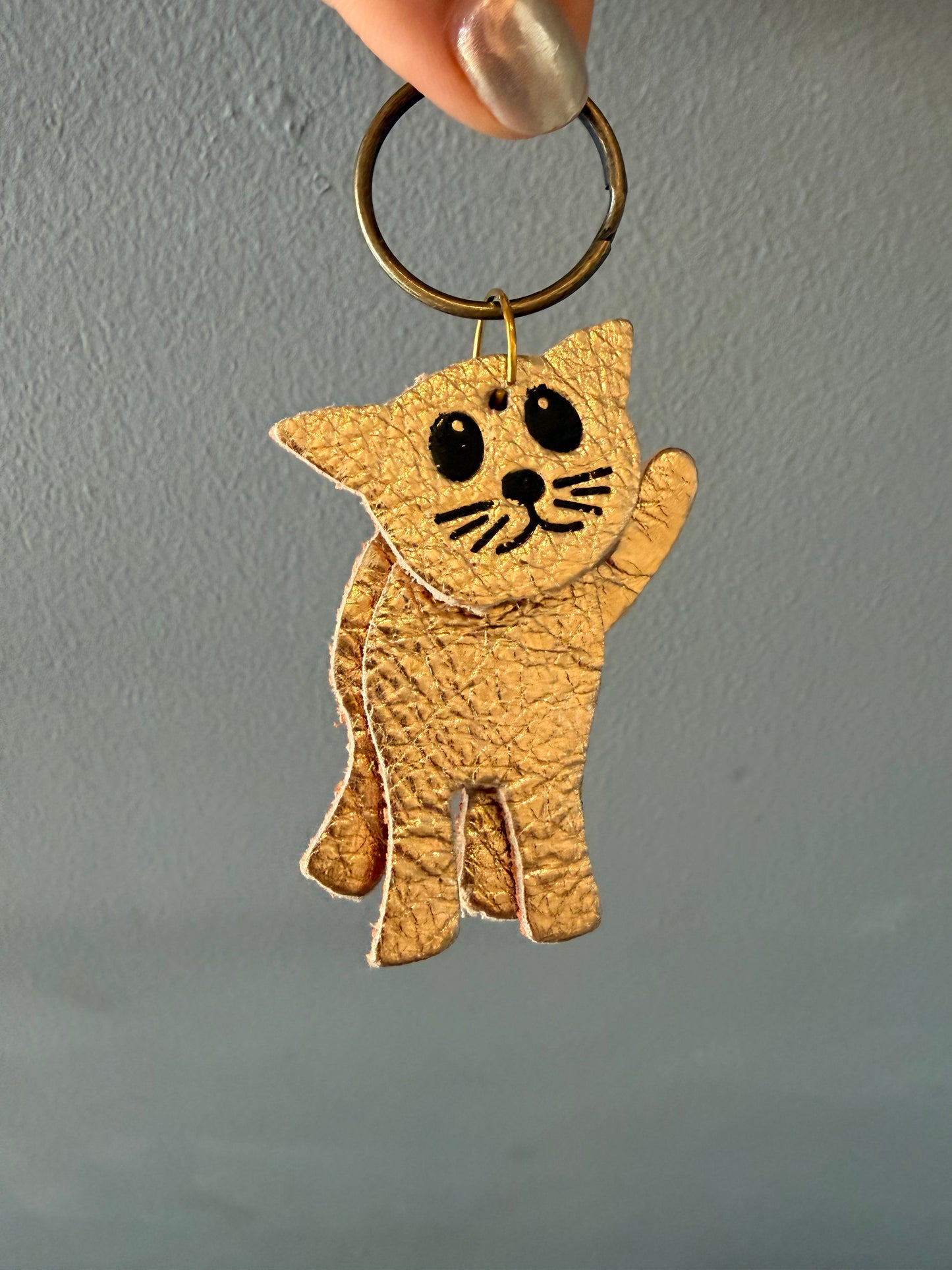 Leather cat keyring