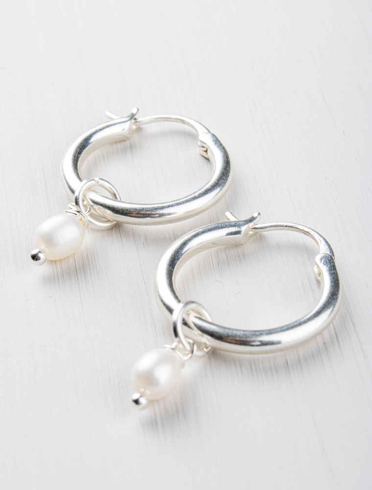 Olia pearl hoop earrings