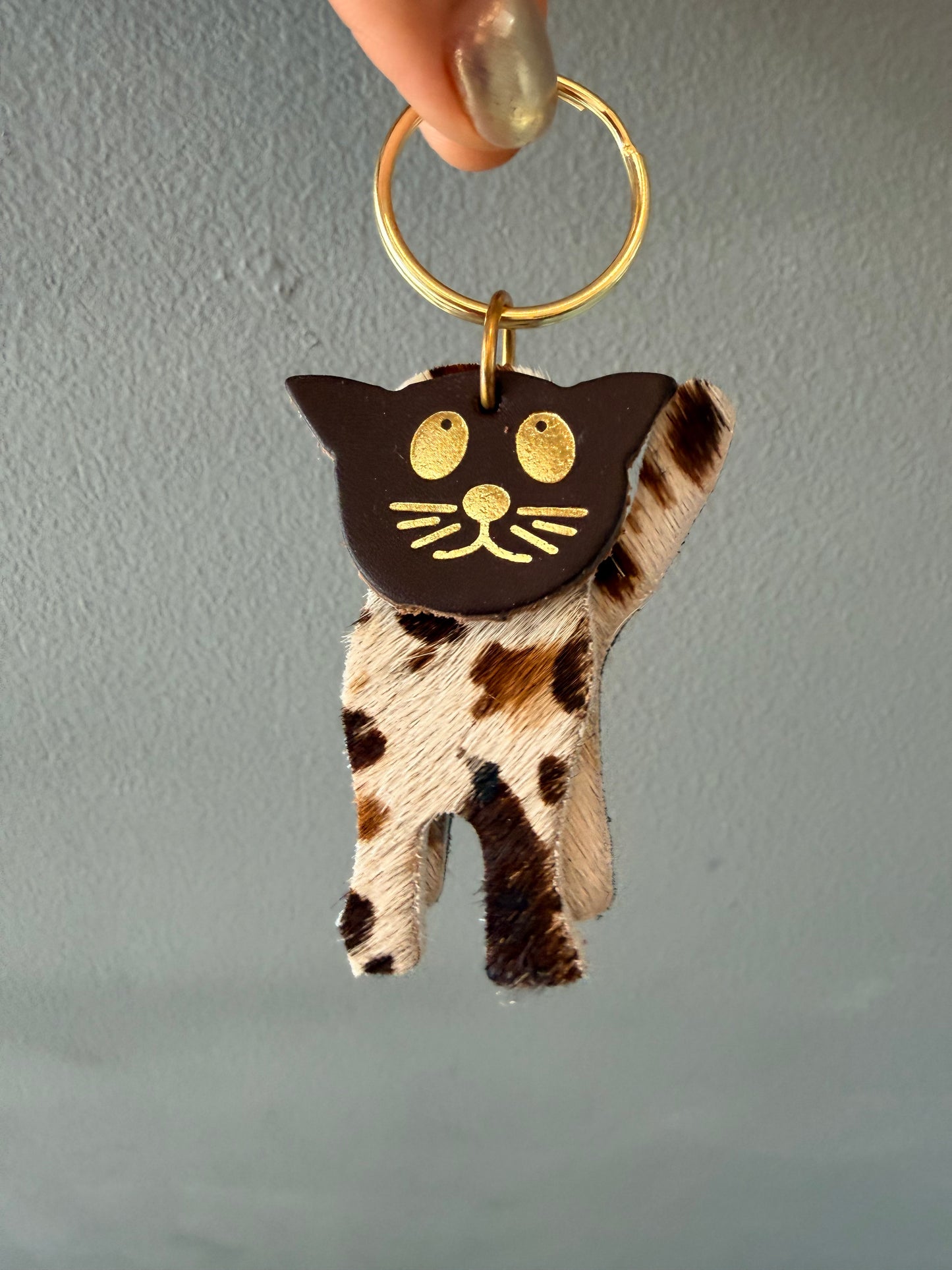 Leather cat keyring