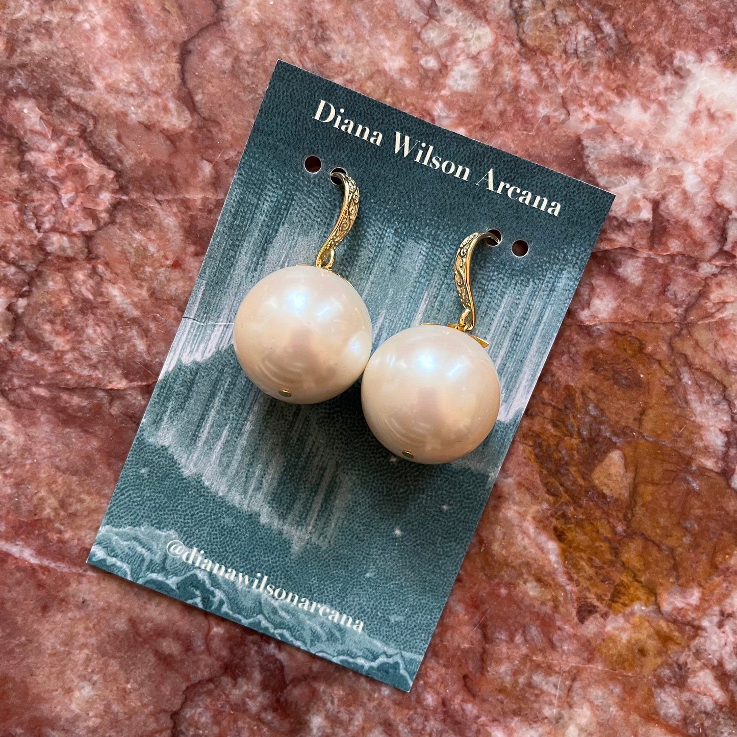 DW Oversized Pearl Earrings