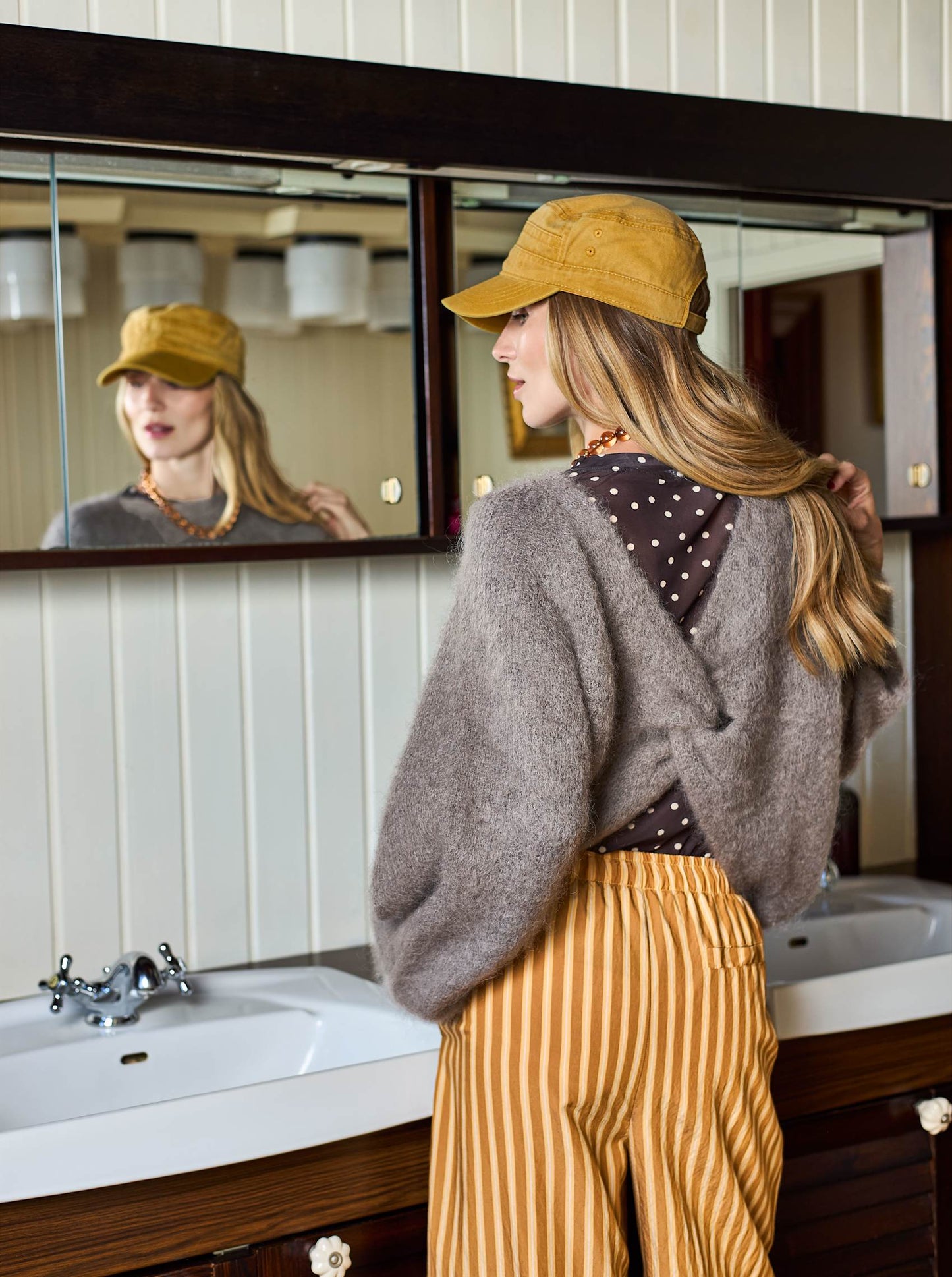 BC Bjoerk Cross Jumper - Taupe