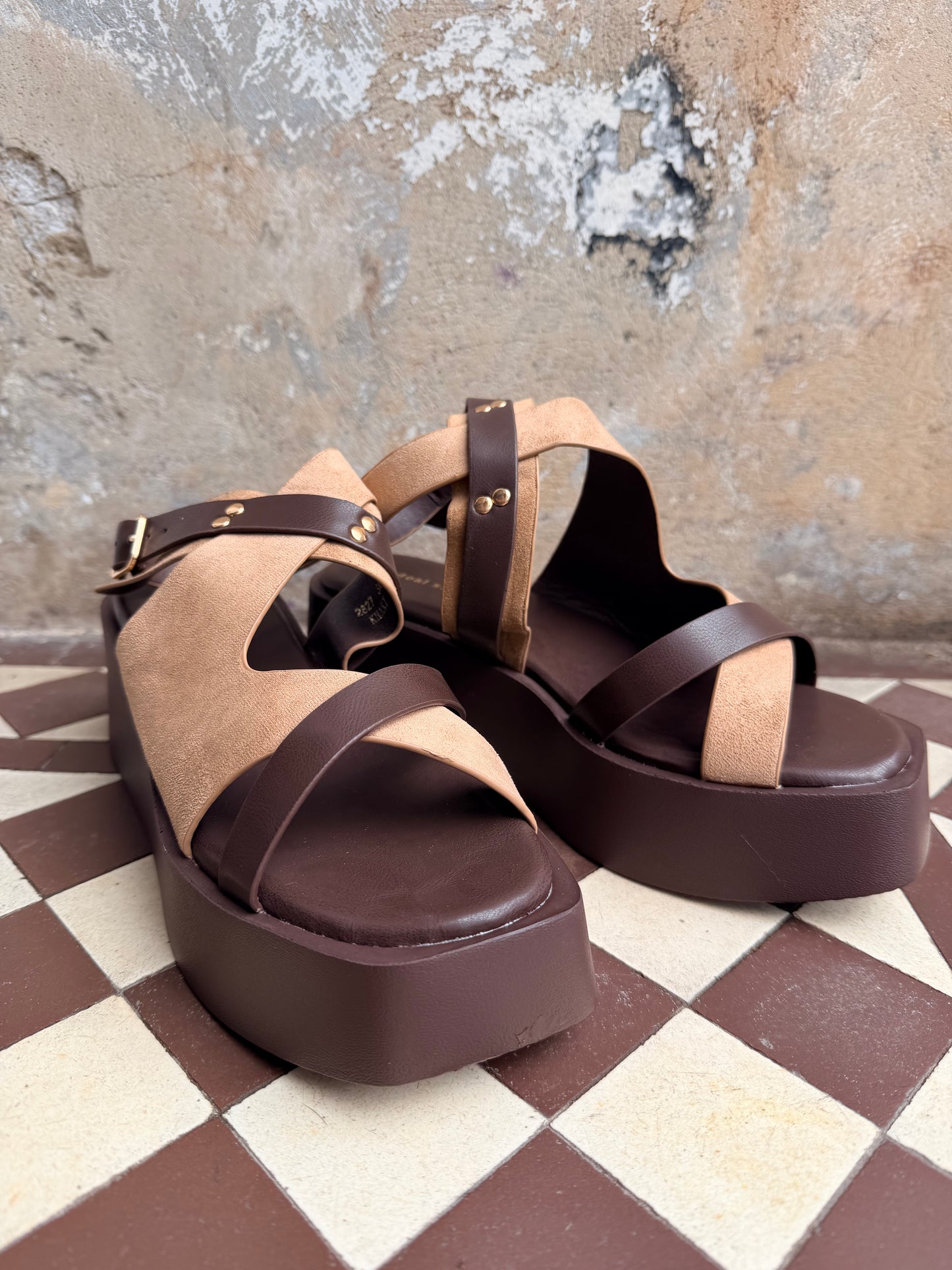 Platform sandals - brown
