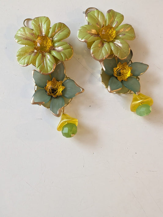 DW Flower Earrings - double lime