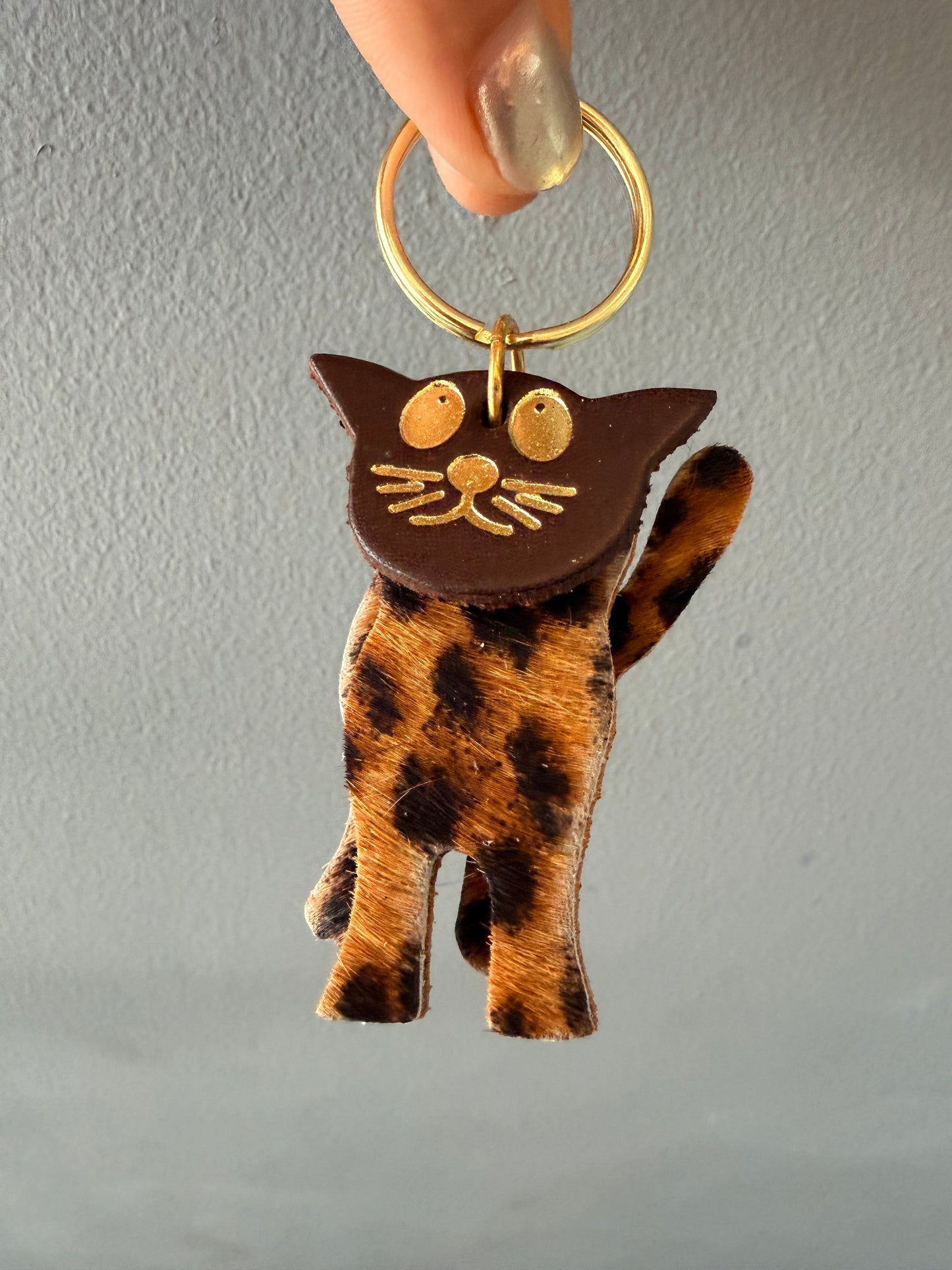 Leather cat keyring