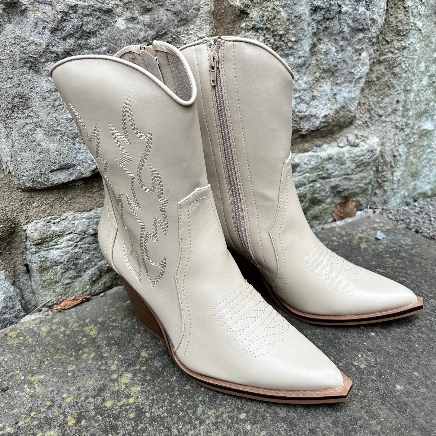 Western boots - cream