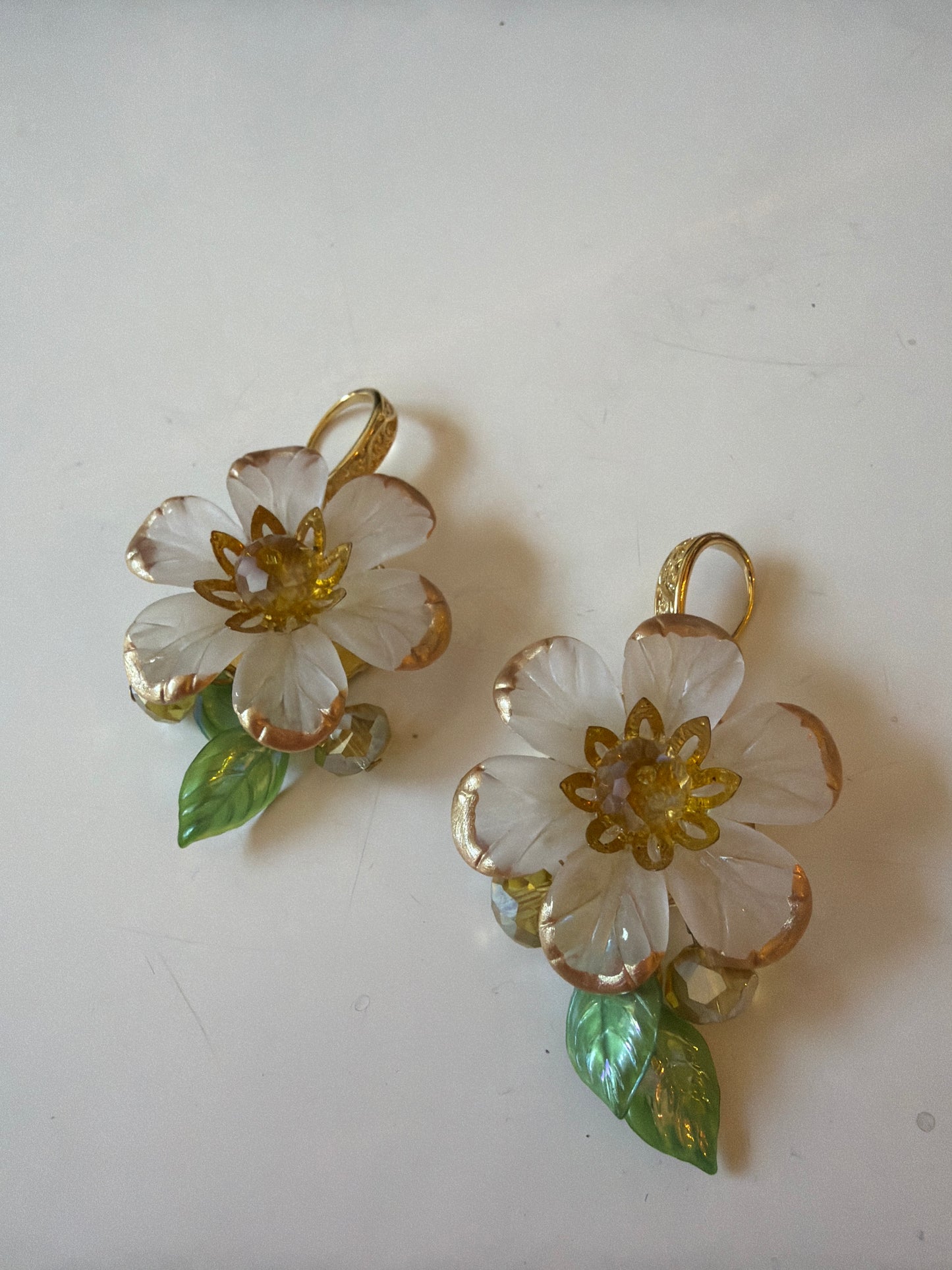 DW Flower Earrings - clear/yellow