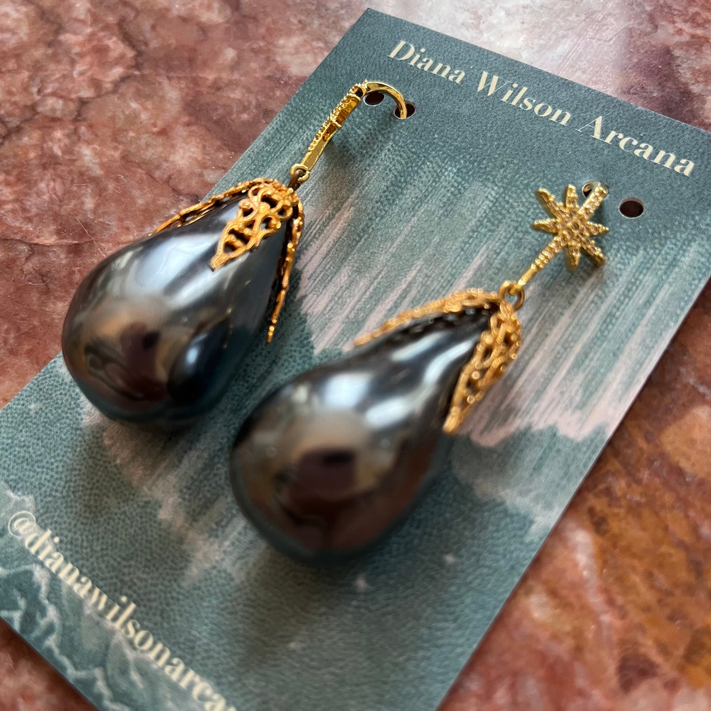 DW Vintage Pearl Earrings