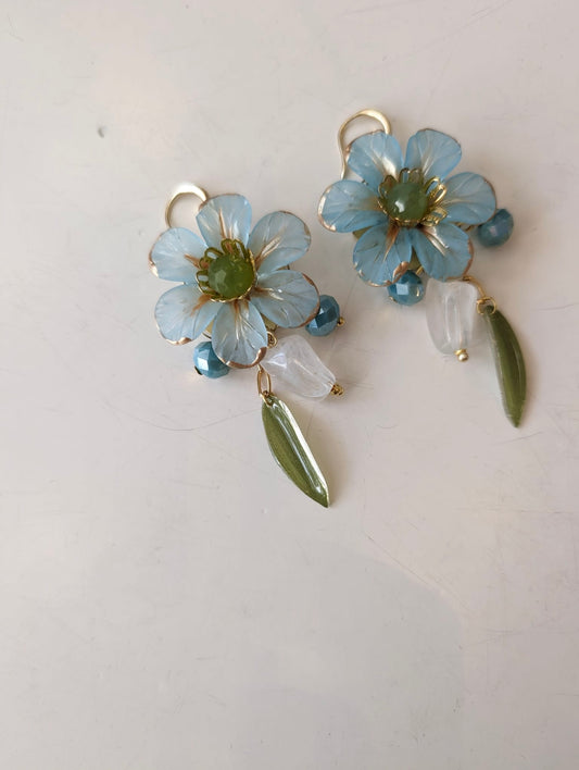DW Flower Earrings - blue/green