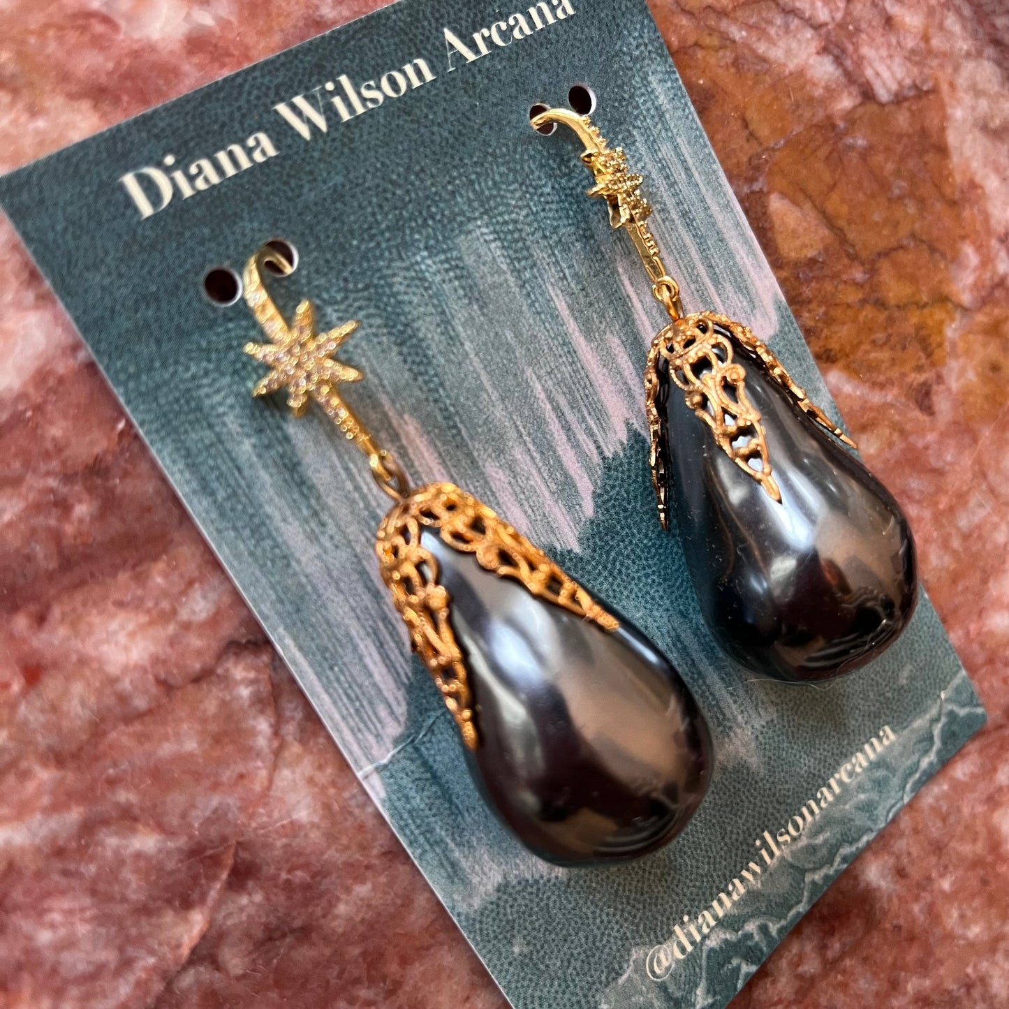 DW Vintage Pearl Earrings