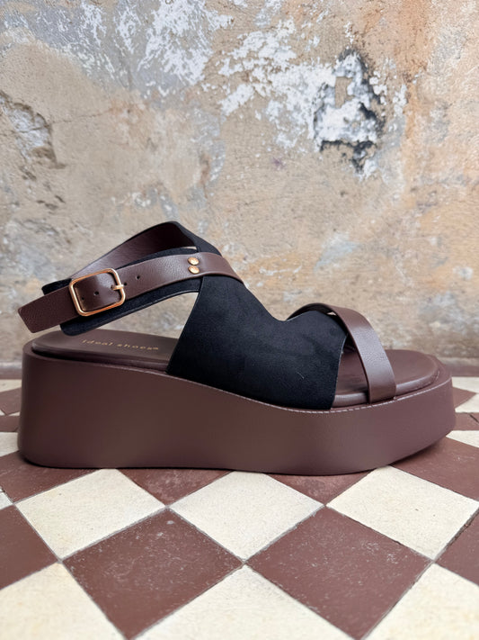 Platform sandals - black