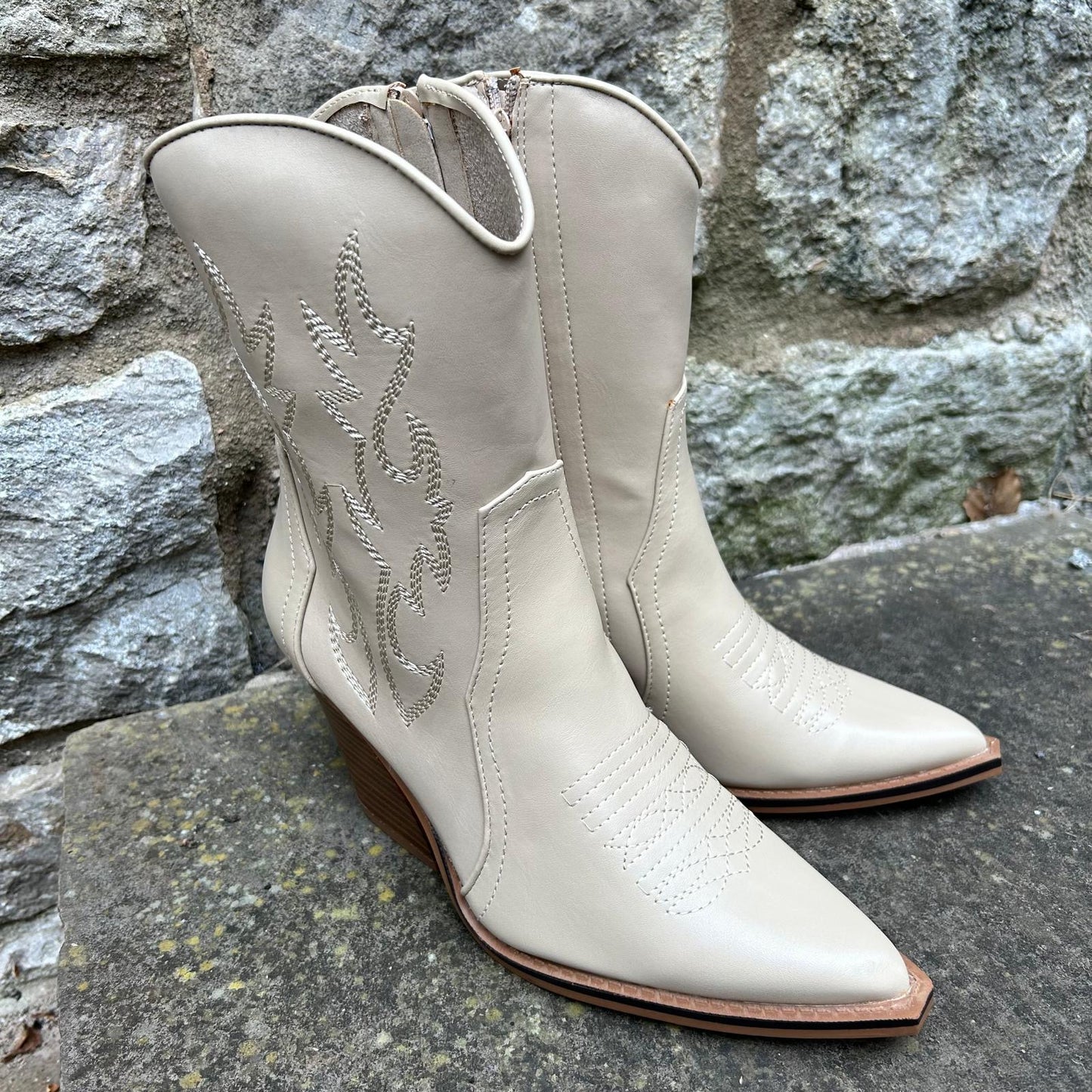 Western boots - cream