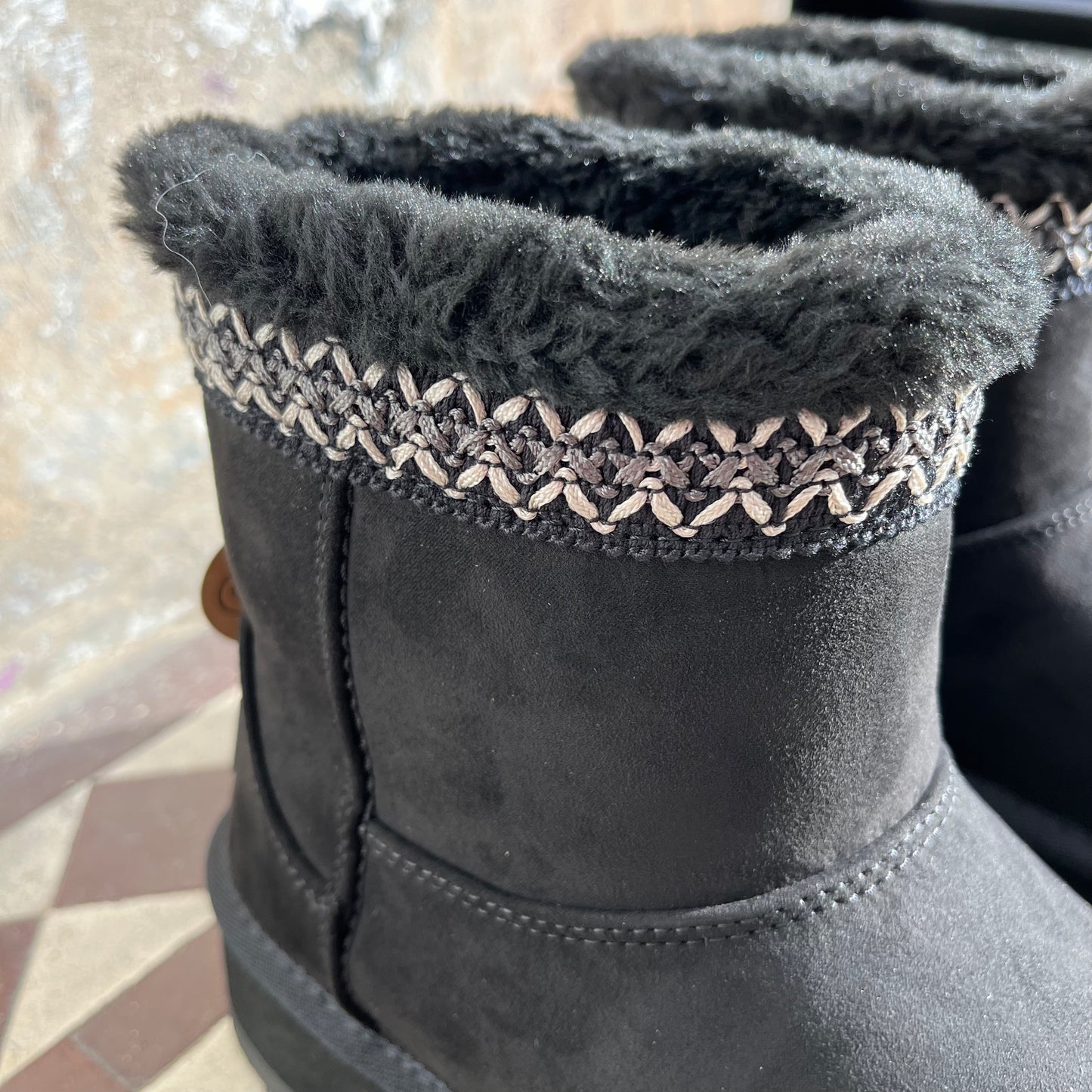 MT Fur Lined Shearling Boot - Black