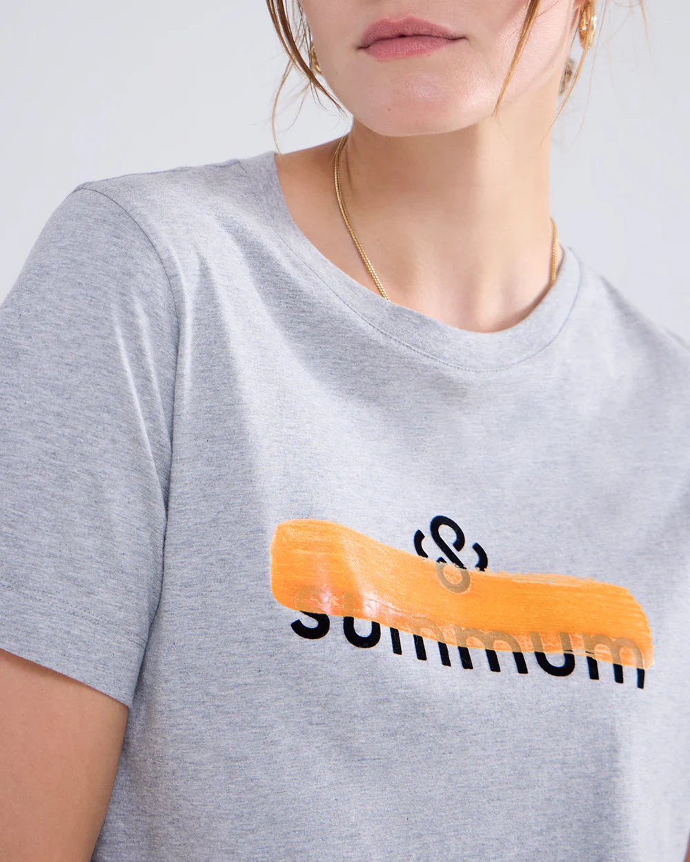 Summum Round Text T-shirt