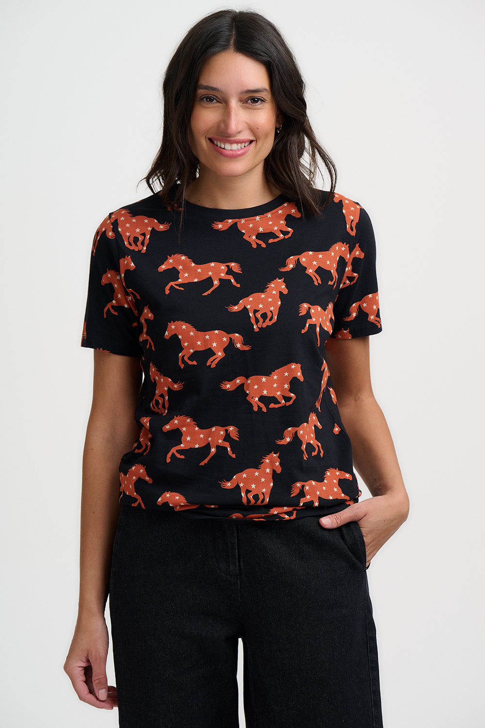 Maggie T-shirt - black horse